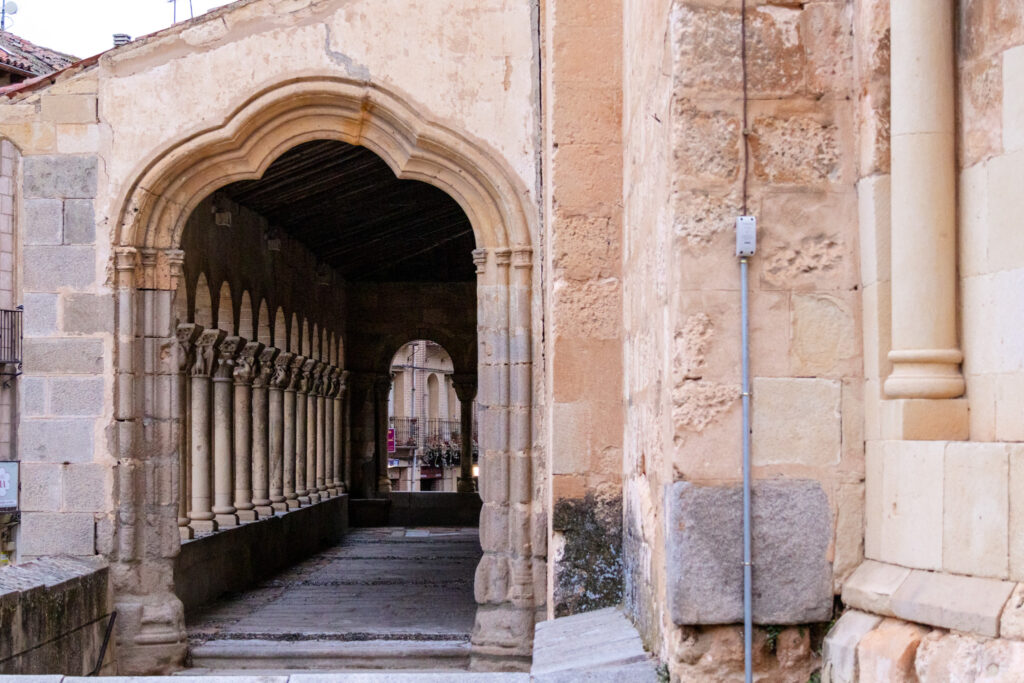 arch at iglesia de san martin Segovia Spain