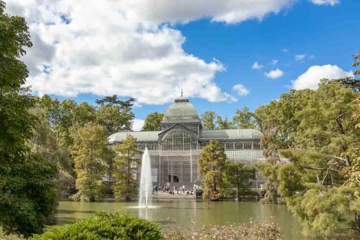 visit the crystal palace on your  day in madrid