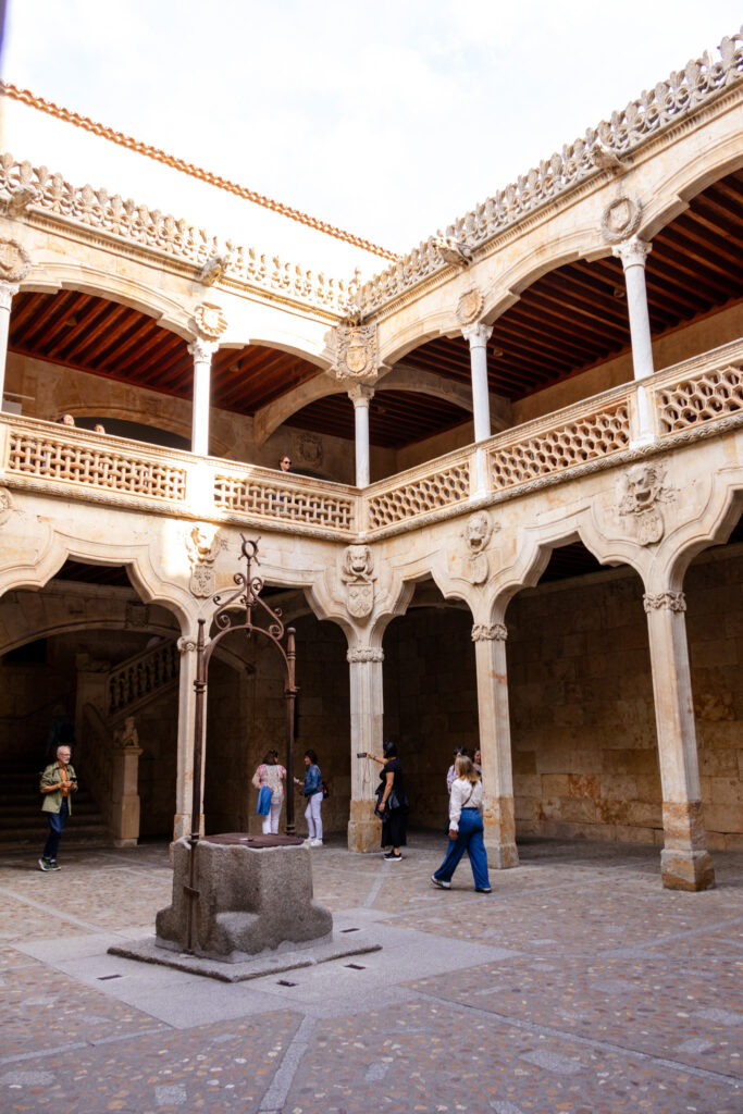 casa de las conchas courtyard Salamanca