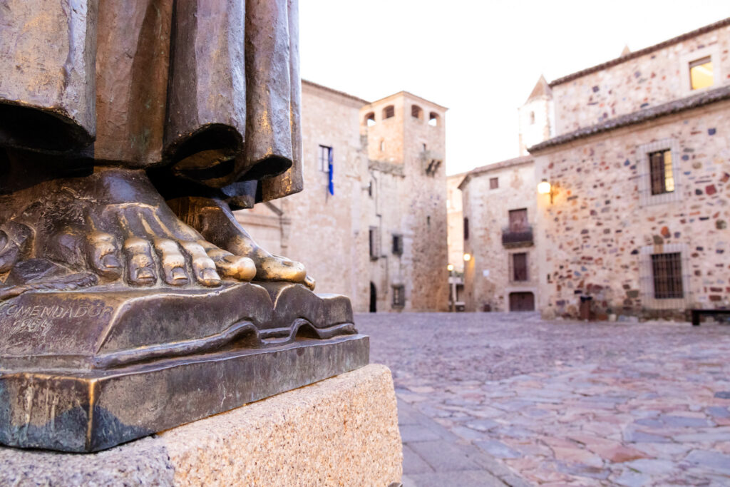 feet of statue rubbed raw in caceres