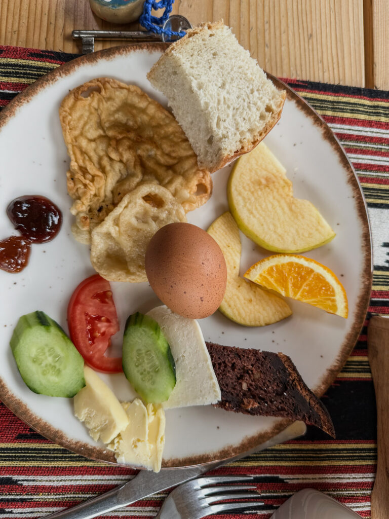 Breakfast at Shpella Guesthouse